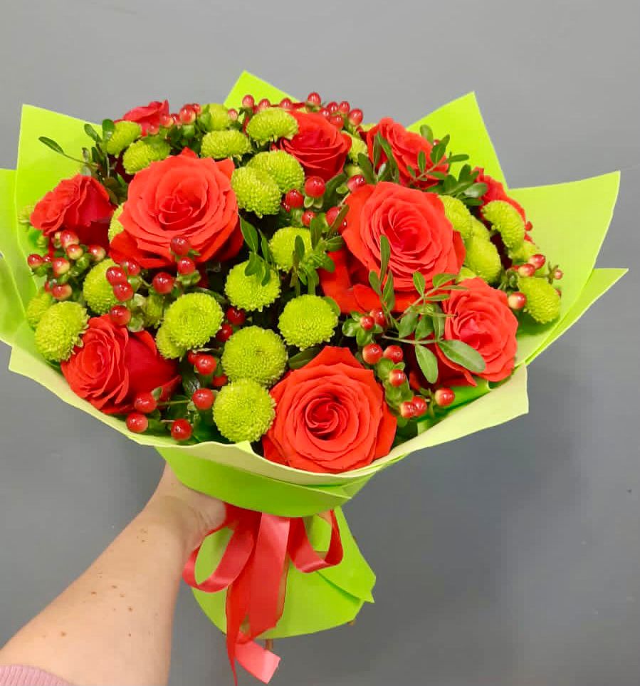 Букет цветов из: Хризантемы и Розы в Полтавке