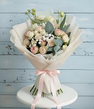 Букет цветов из:  Розы и Лизиантусы в Полтавке