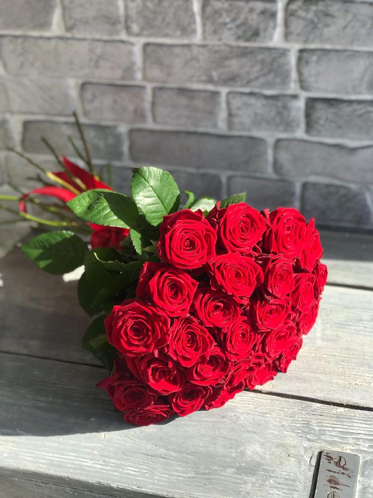 Букет Красные розы Фридом в Полтавке