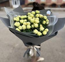Букет Белые кустовые розы Солинеро в Полтавке