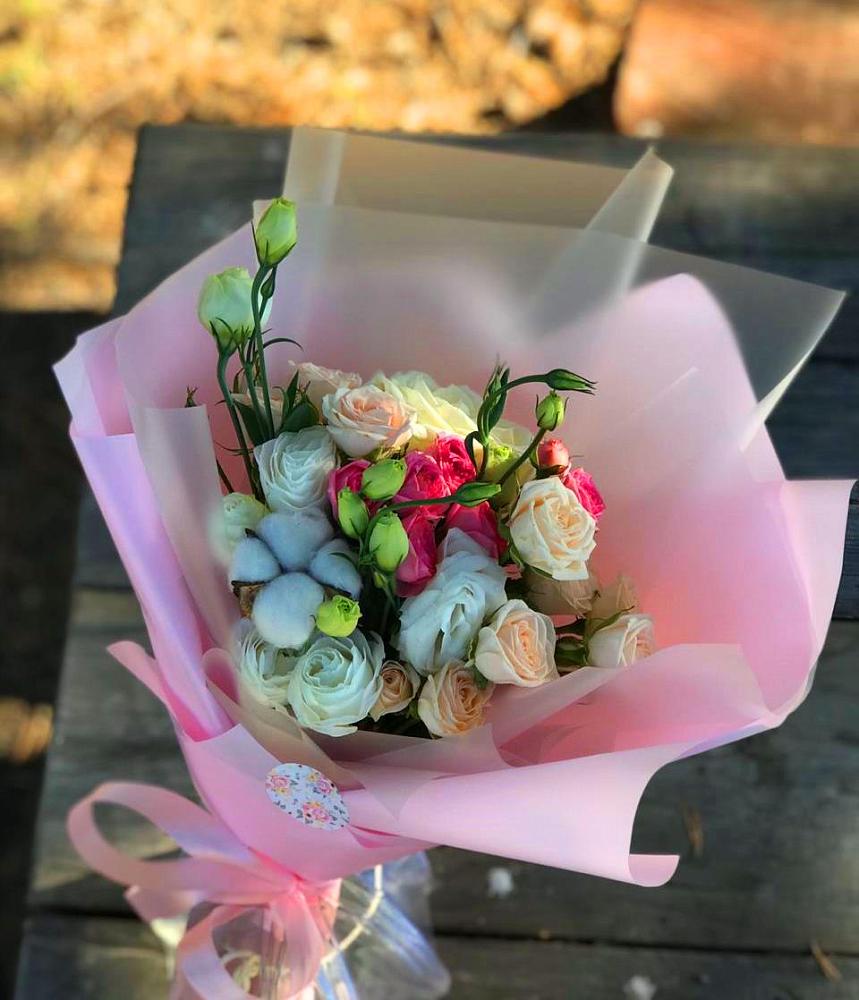 Букет цветов из: Розы и Лизиантусы в Полтавке