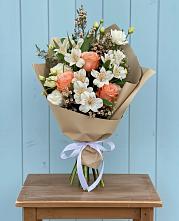 Букет цветов из:  Альстромерии, Лизиантусы, Розы и Хризантемы #REPLACE_PRED# Полтавке