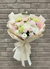 Букет цветов из:  Гвоздики, Розы, Лизиантусы и Хризантемы в Полтавке