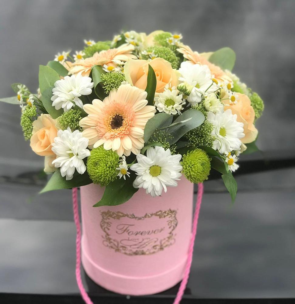 Цветочная композиция из Розы, Герберы и Хризантемы в шляпной коробке в Полтавке