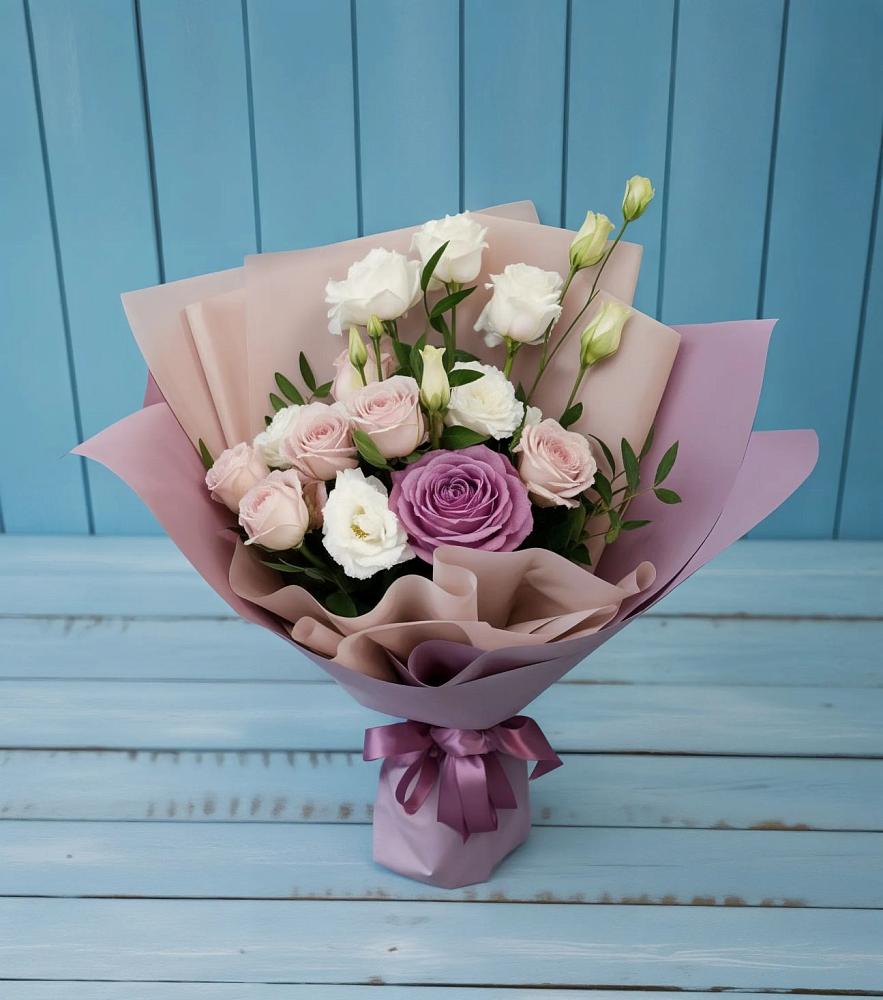 Букет цветов из: Розы и Лизиантусы в Полтавке